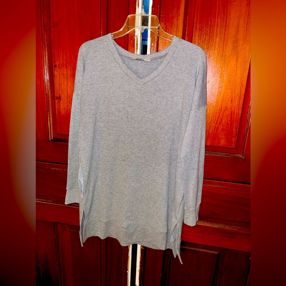 Women’s Yidarton Brand Gray Long Sleeve Top. HAS ZIPPER POCKETS! Size Large.